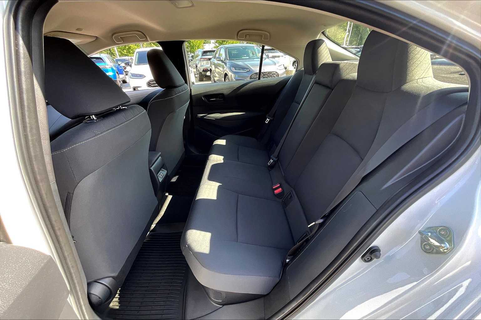2025 Toyota Corolla Hybrid LE - Photo 28