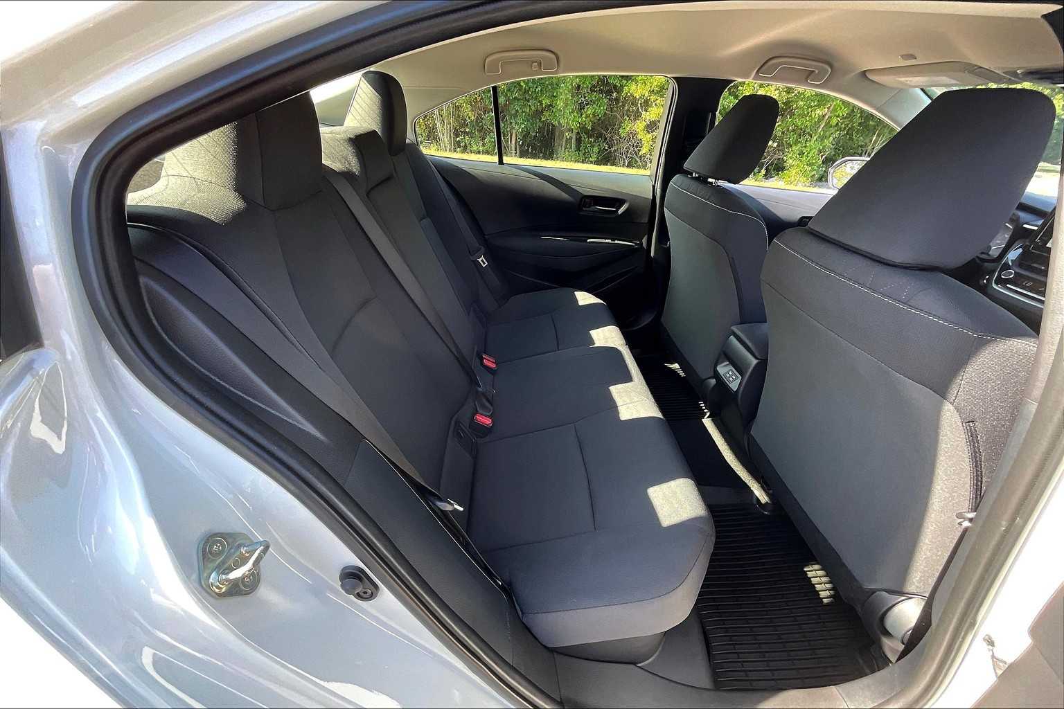 2025 Toyota Corolla Hybrid LE - Photo 29