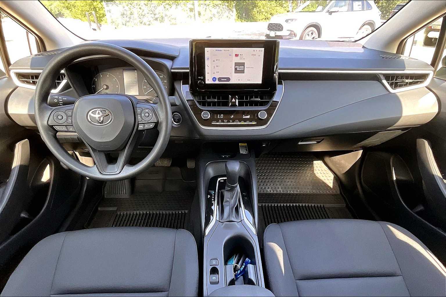 2025 Toyota Corolla Hybrid LE - Photo 34