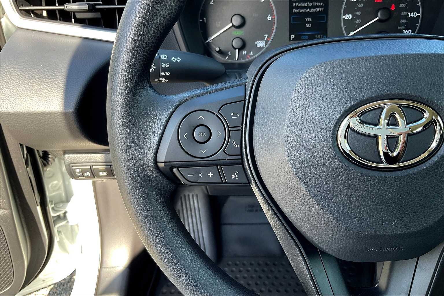 2025 Toyota Corolla Hybrid LE - Photo 35