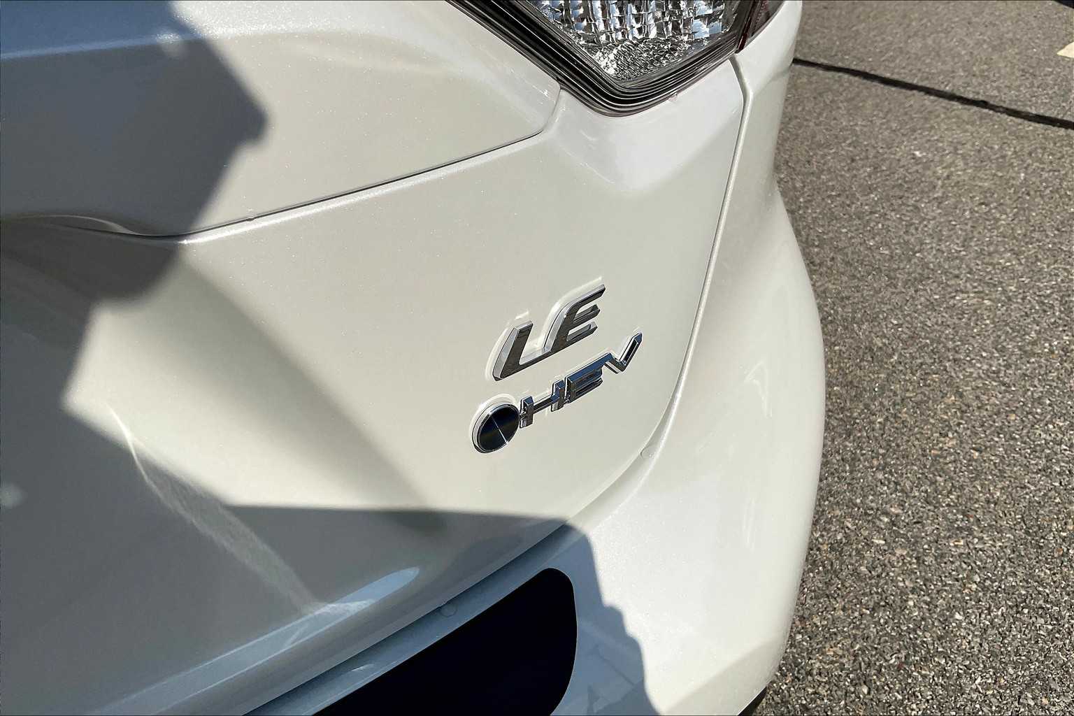 2025 Toyota Corolla Hybrid LE - Photo 40