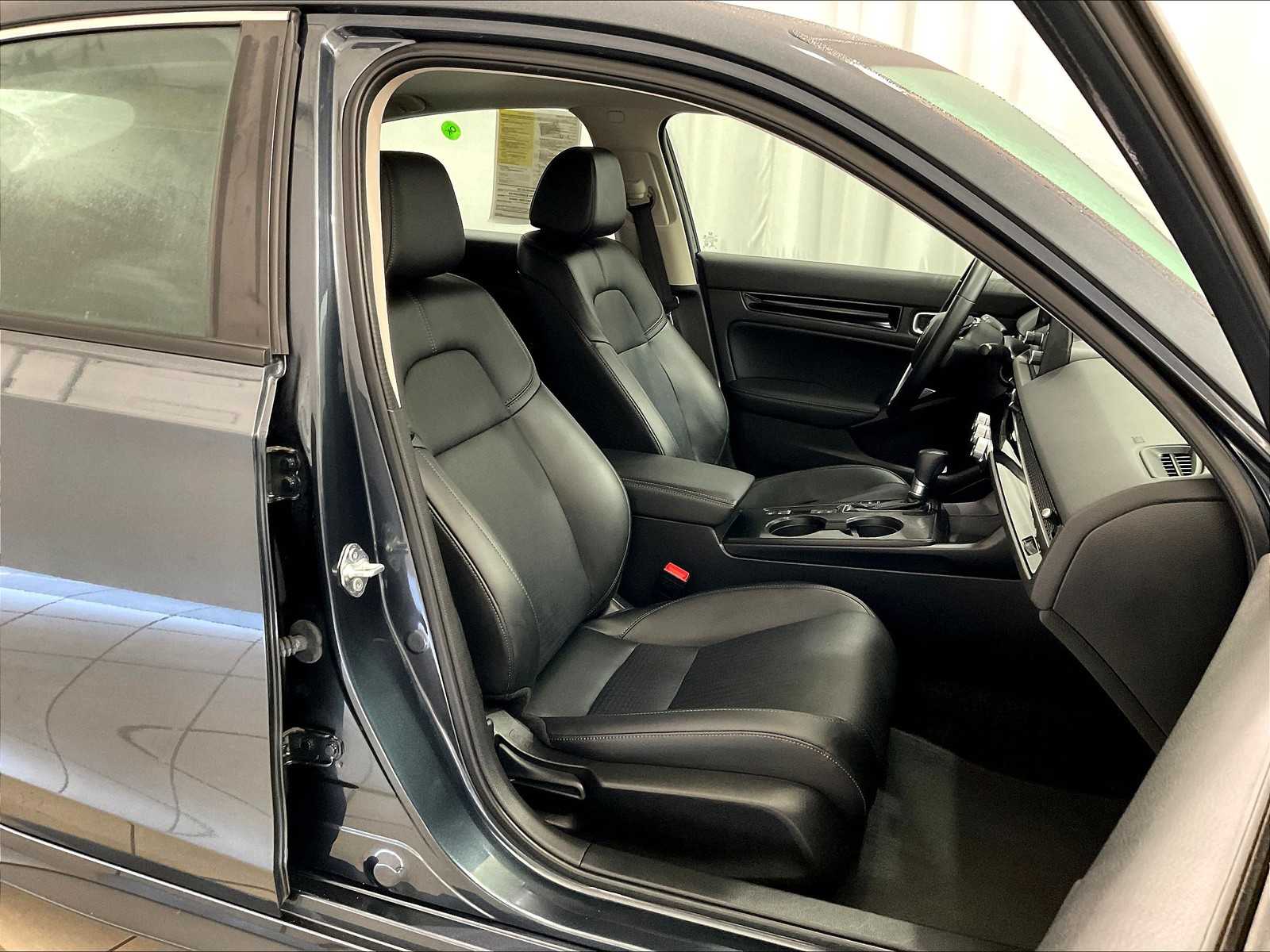 2022 Honda Civic Hatchback EX-L - Photo 11