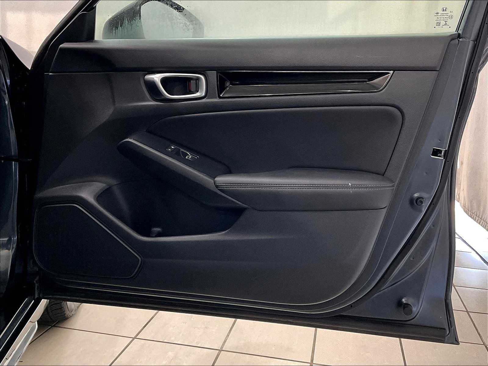 2022 Honda Civic Hatchback EX-L - Photo 12