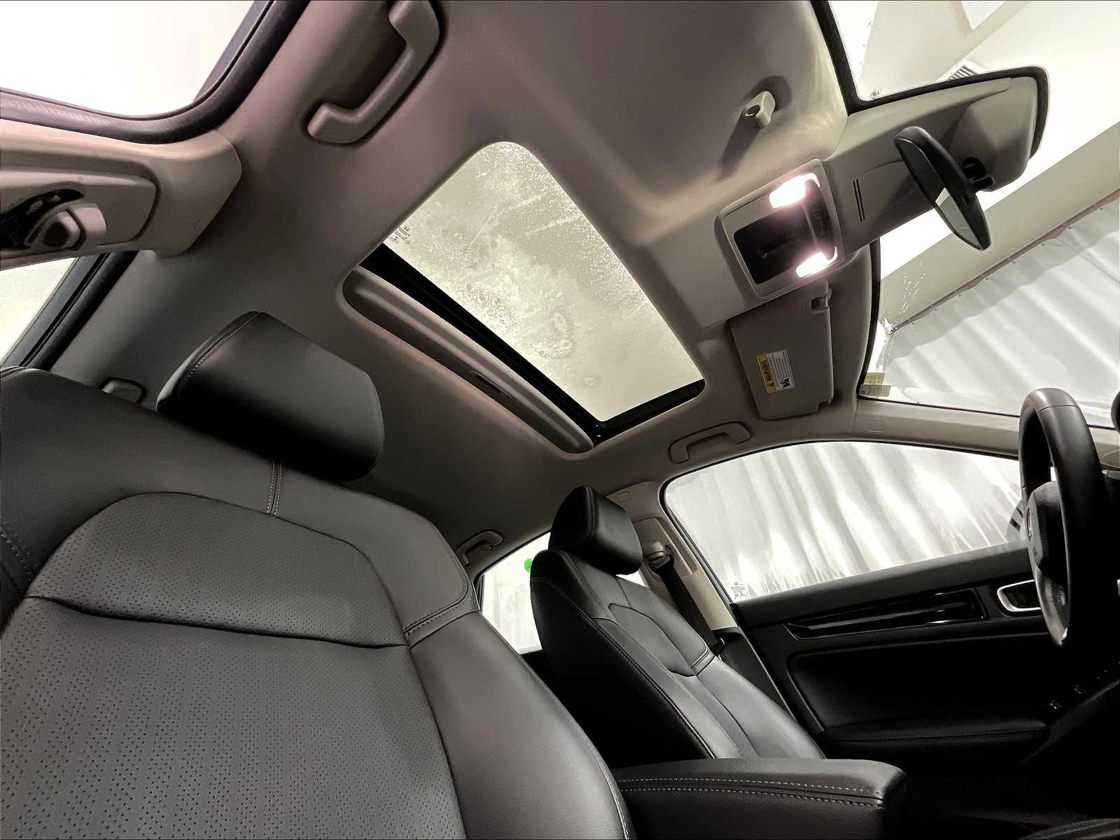 2022 Honda Civic Hatchback EX-L - Photo 22