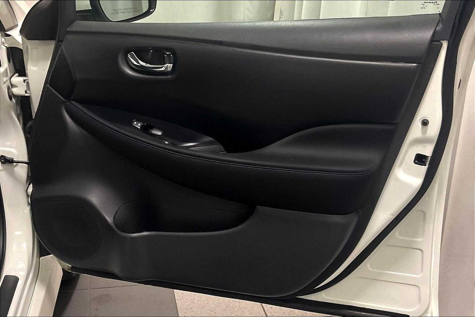 2018 Nissan LEAF SV - Photo 12