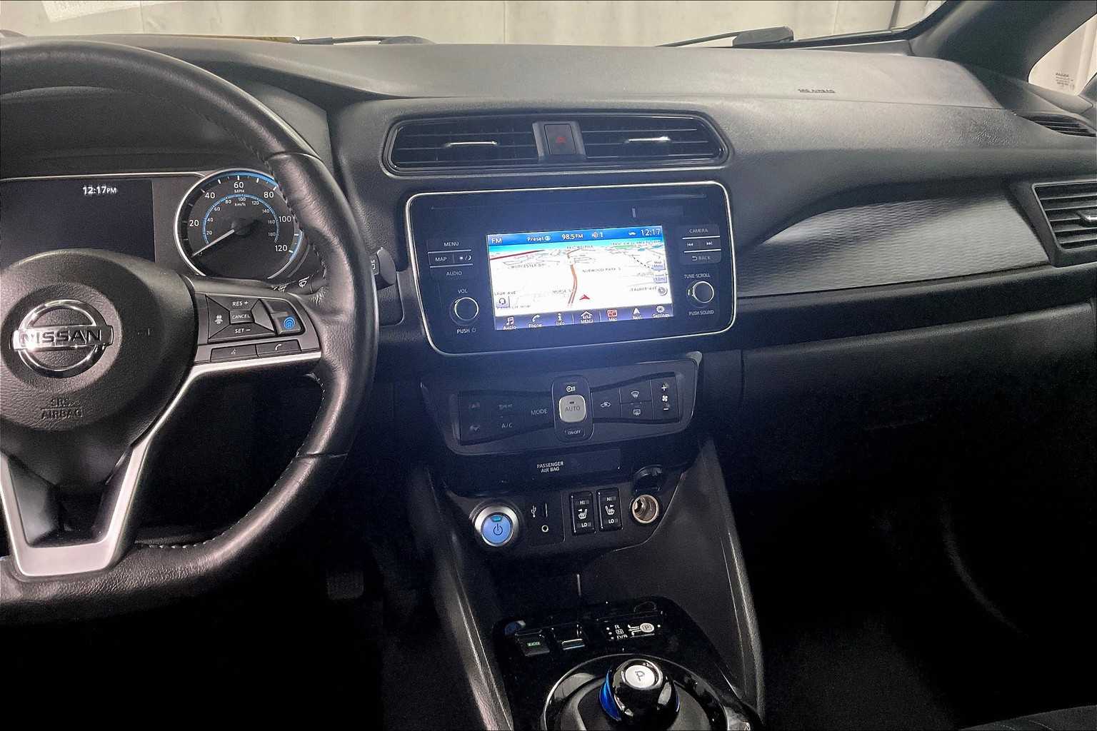 2018 Nissan LEAF SV - Photo 18