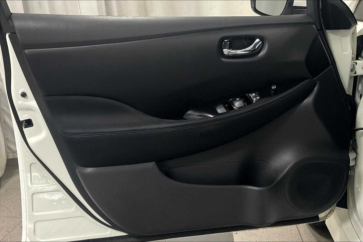 2018 Nissan LEAF SV - Photo 9