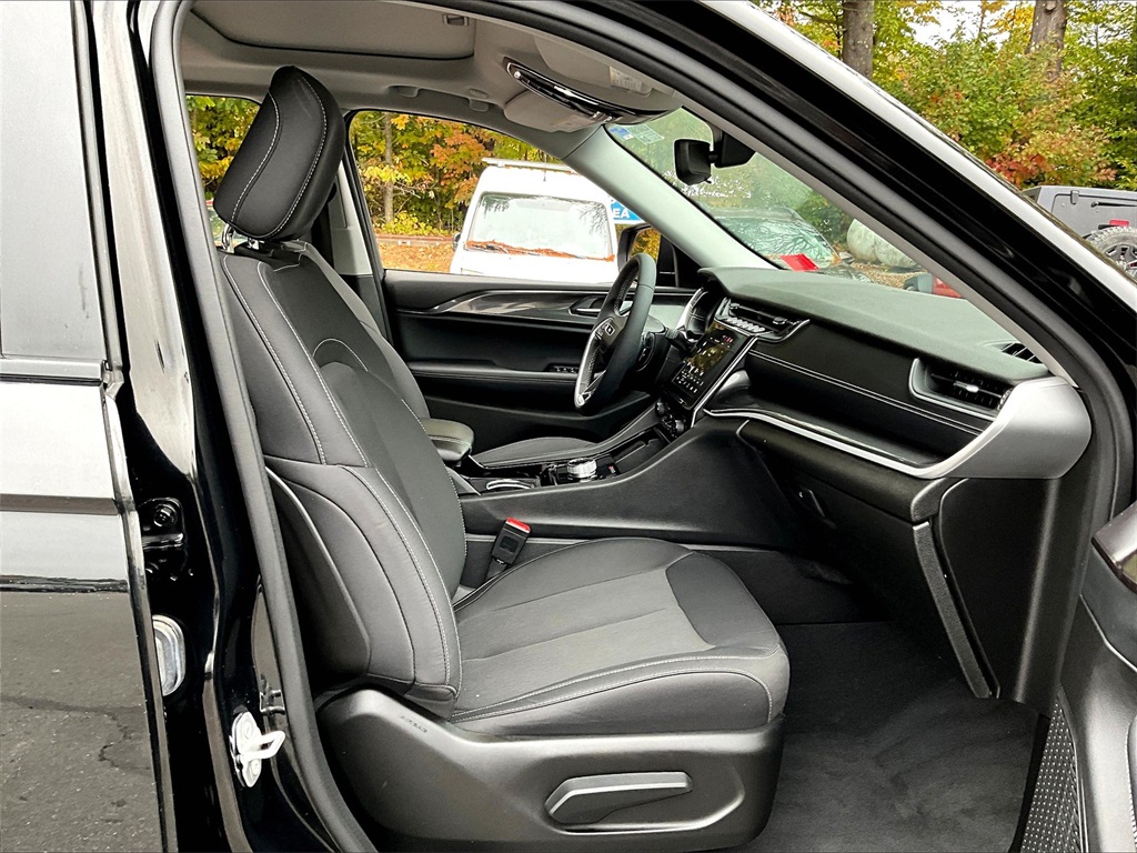 2023 Jeep Grand Cherokee Laredo - Photo 14