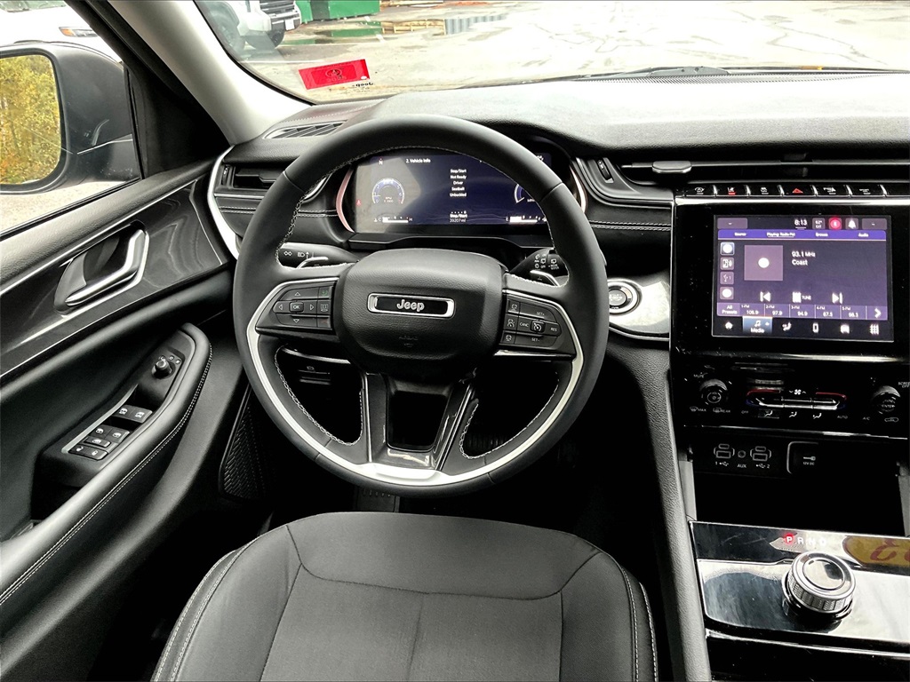 2023 Jeep Grand Cherokee Laredo - Photo 17