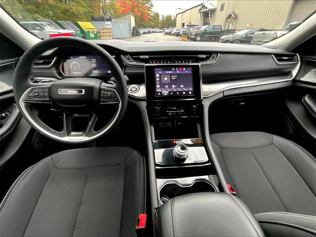 2023 Jeep Grand Cherokee Laredo - Photo 21