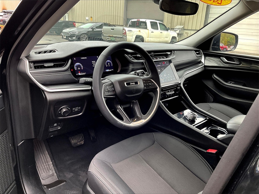 2023 Jeep Grand Cherokee Laredo - Photo 8