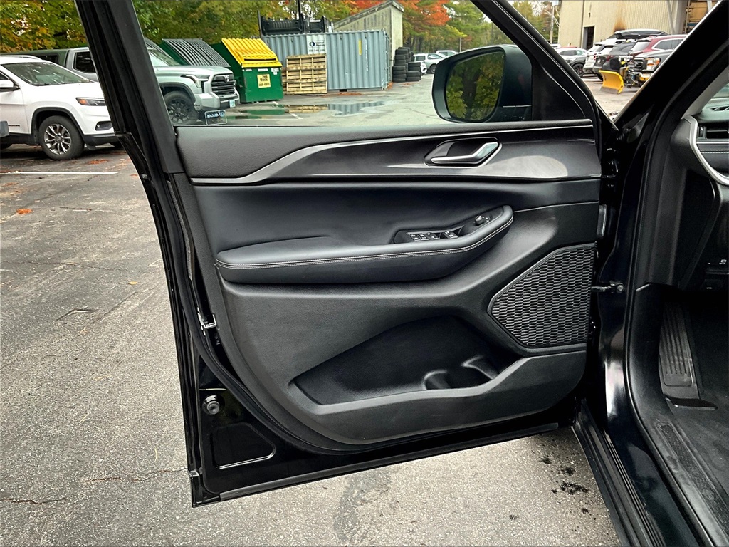 2023 Jeep Grand Cherokee Laredo - Photo 9