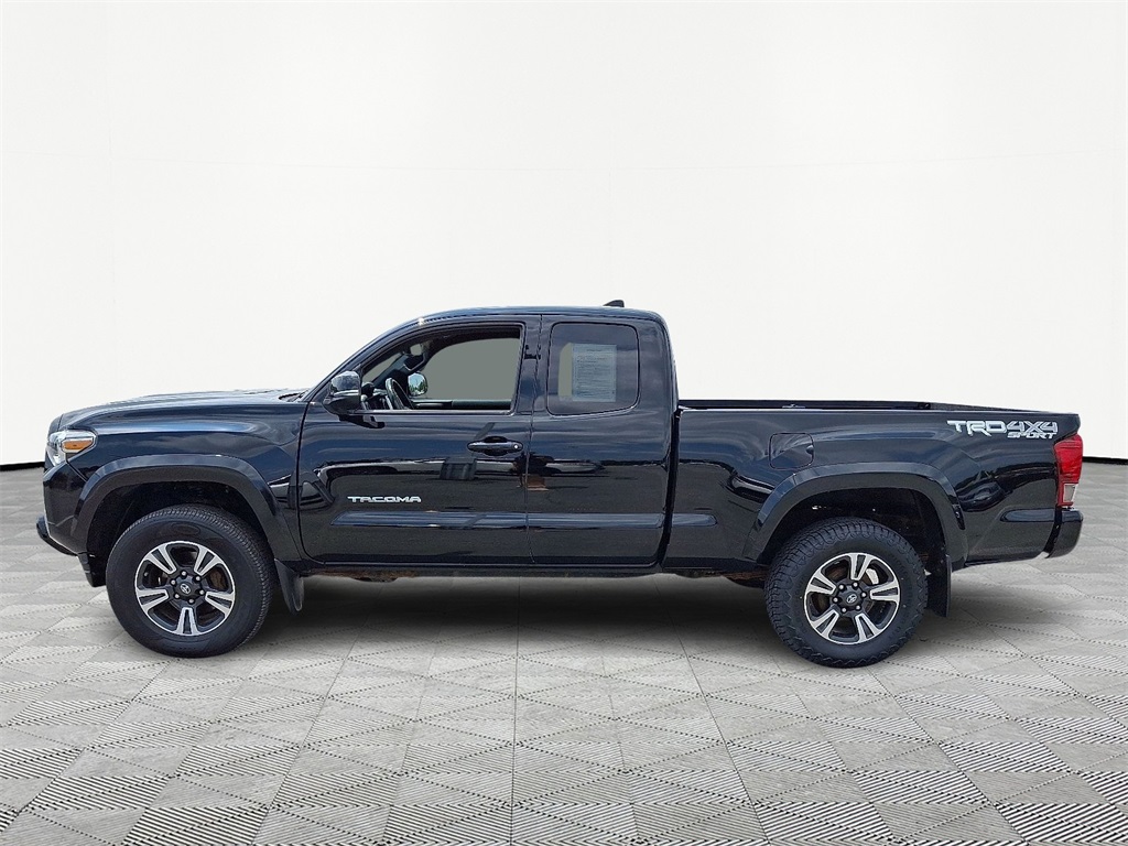 2017 Toyota Tacoma TRD Sport - Photo 4