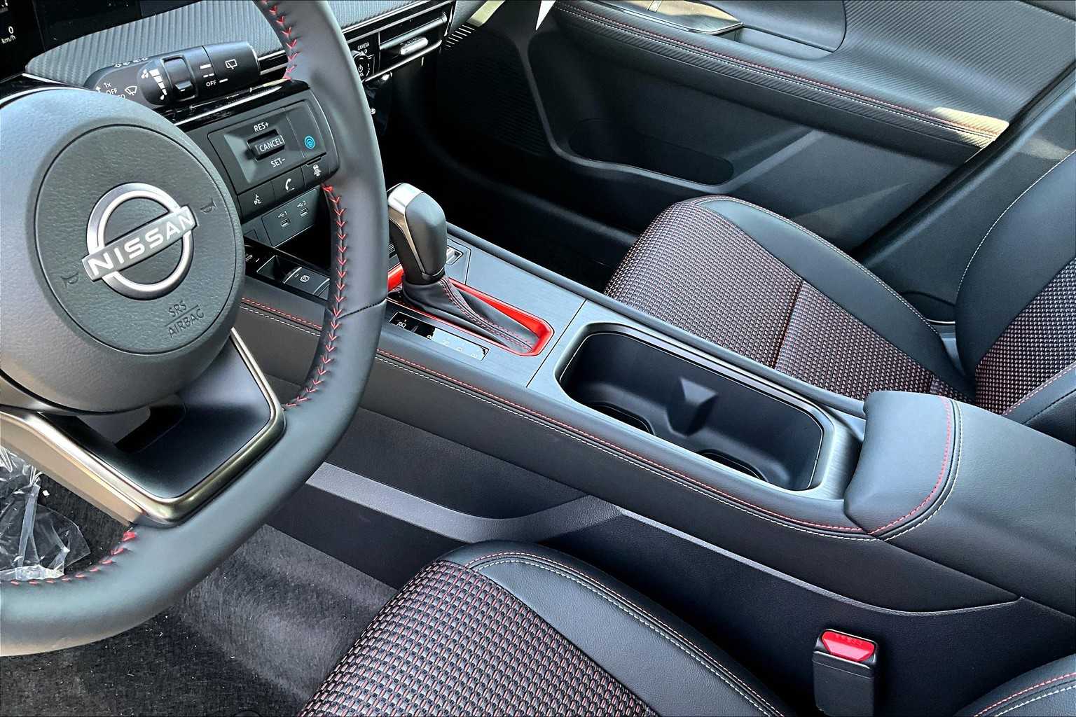 2025 Nissan Kicks SR - Photo 13