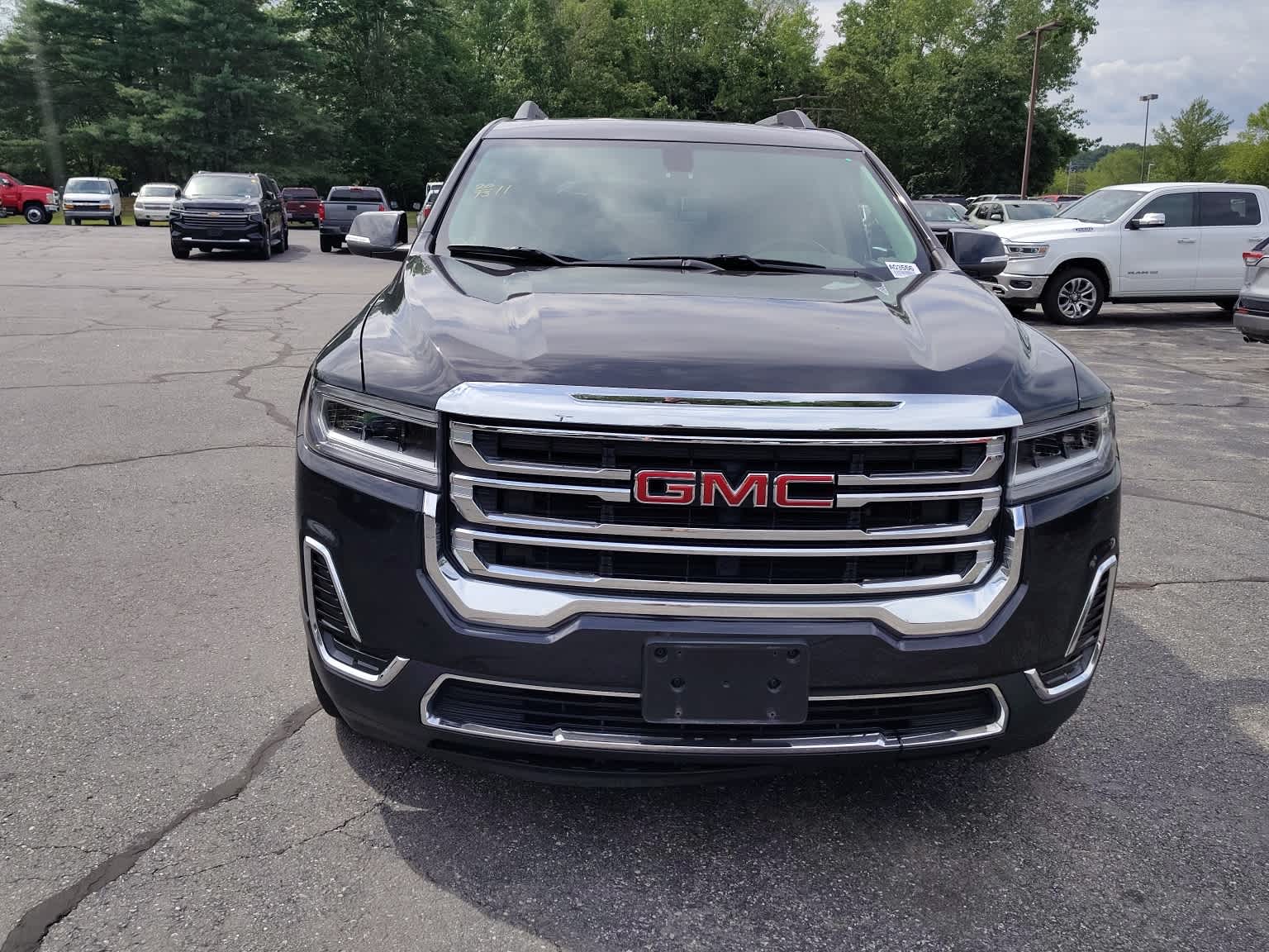 2020 GMC Acadia SLE - Photo 2