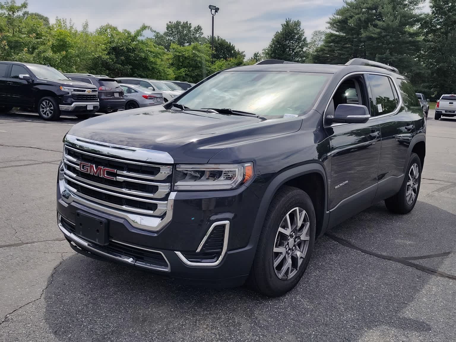 2020 GMC Acadia SLE - Photo 3