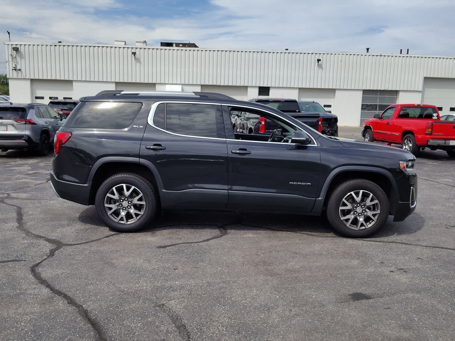 2020 GMC Acadia SLE - Photo 8