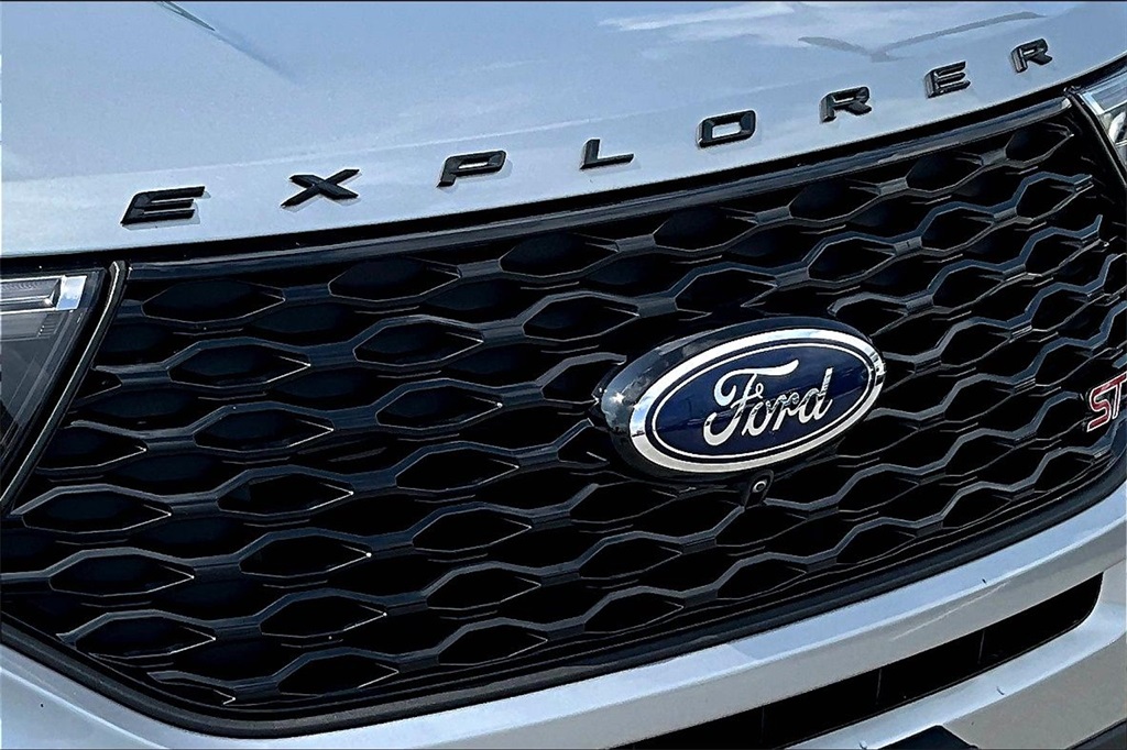 2022 Ford Explorer ST - Photo 33