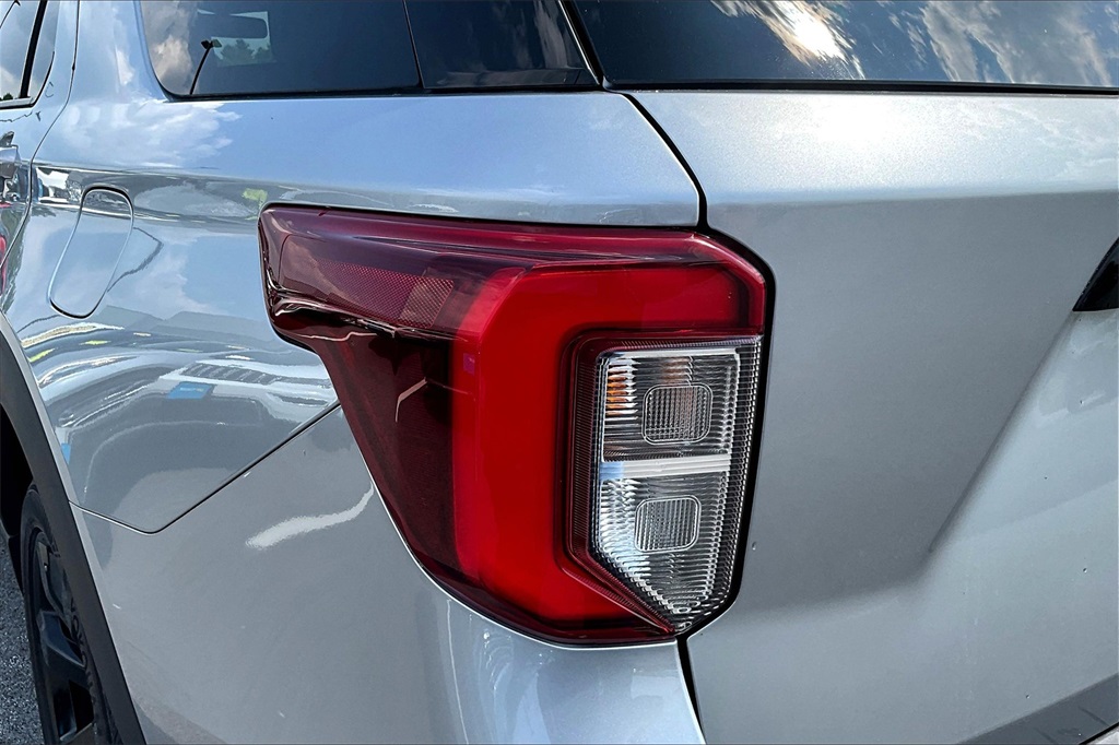 2022 Ford Explorer ST - Photo 35