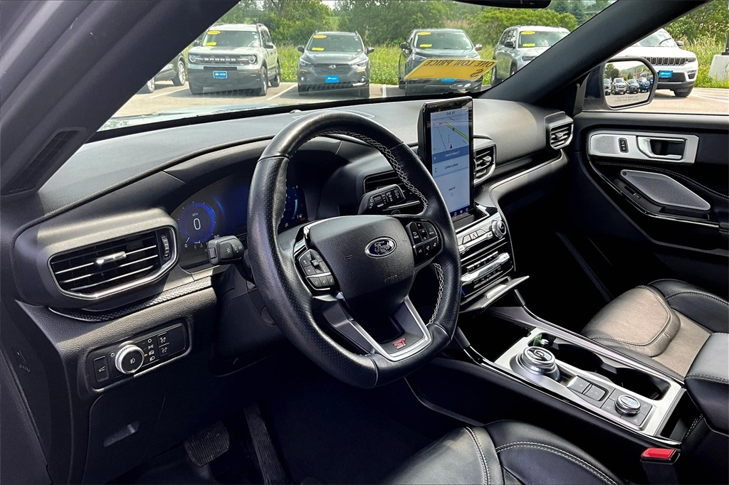 2022 Ford Explorer ST - Photo 8