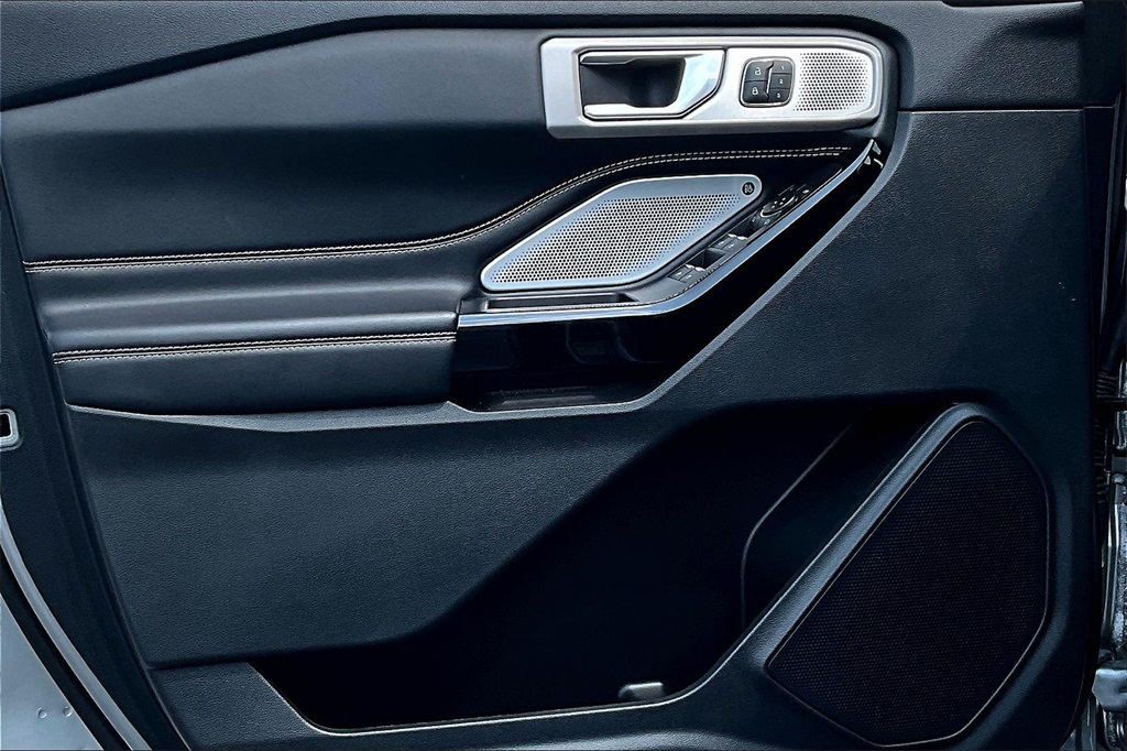 2022 Ford Explorer ST - Photo 9