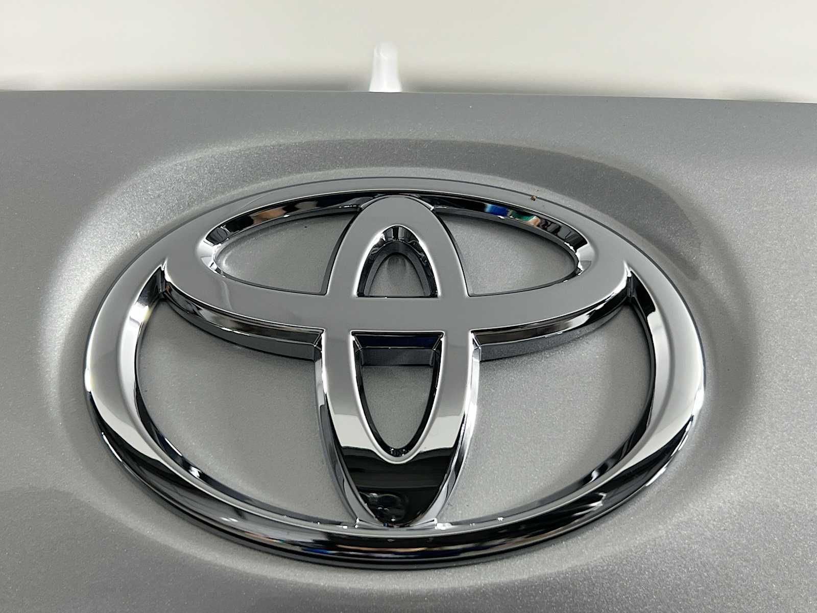 2025 Toyota Corolla LE - Photo 17