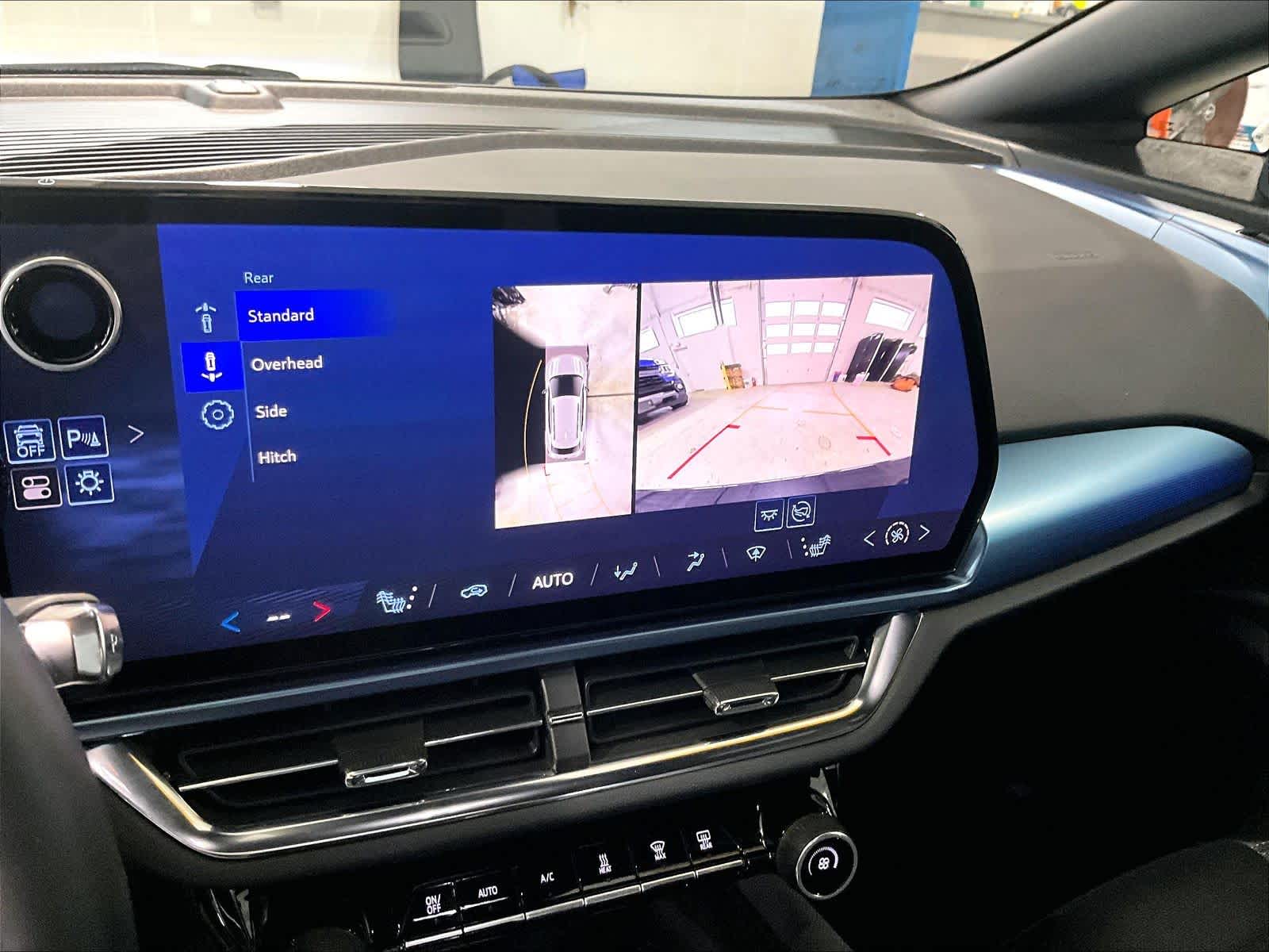 2025 Chevrolet Equinox EV LT - Photo 17