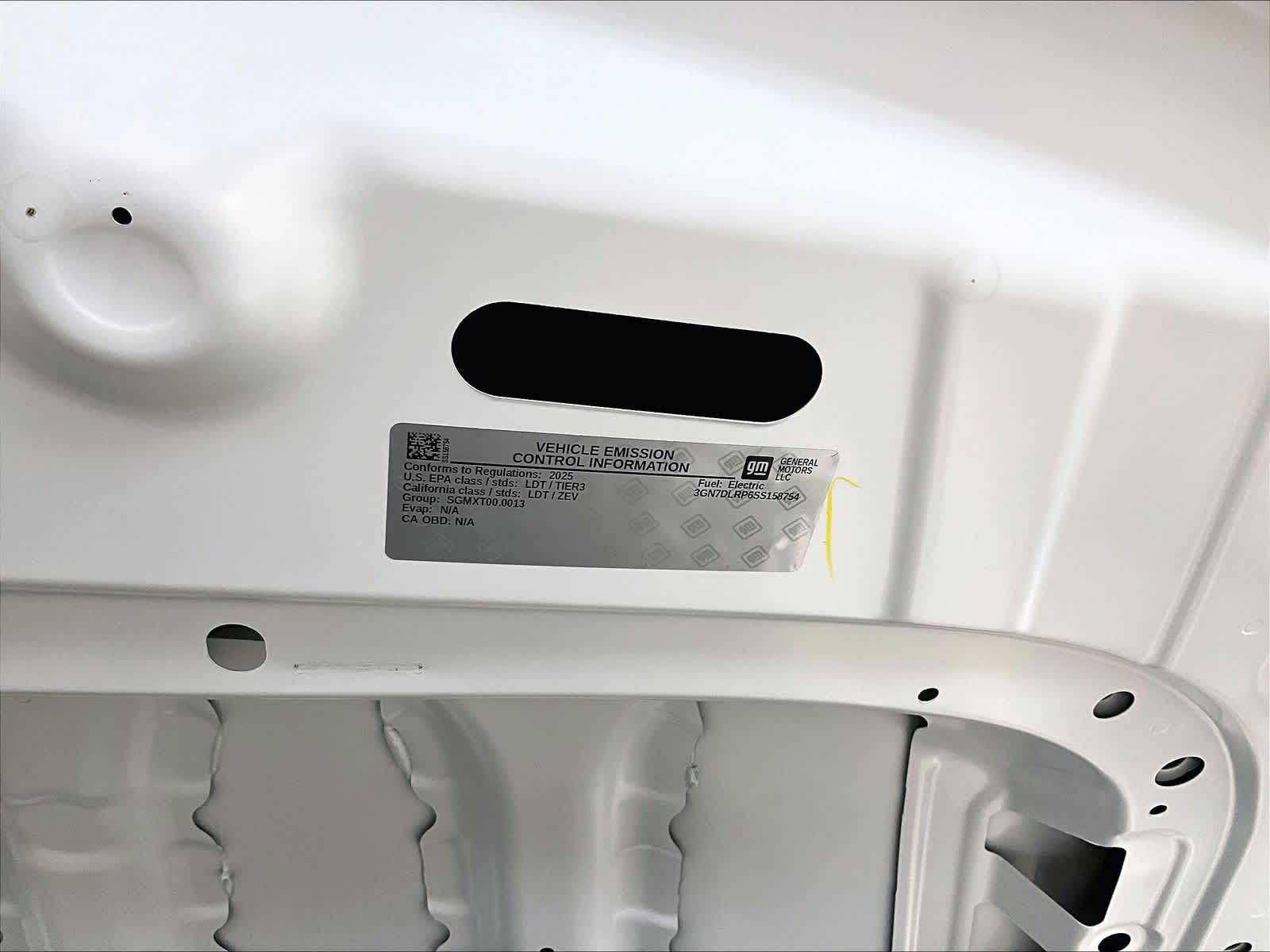 2025 Chevrolet Equinox EV LT - Photo 29