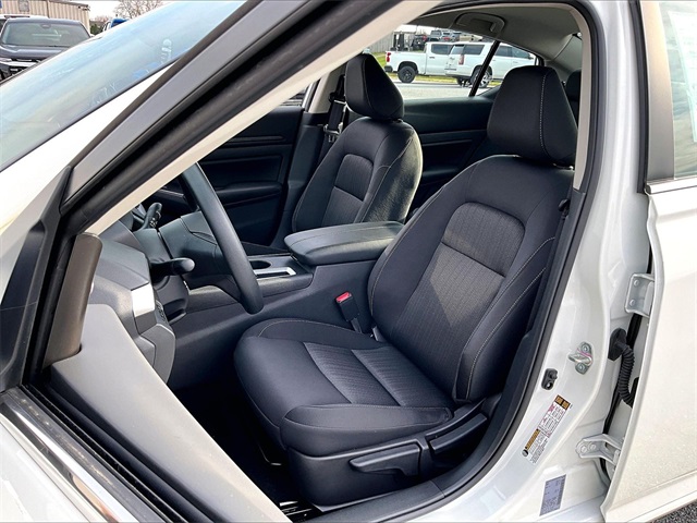 2025 Nissan Altima 2.5 S - Photo 10