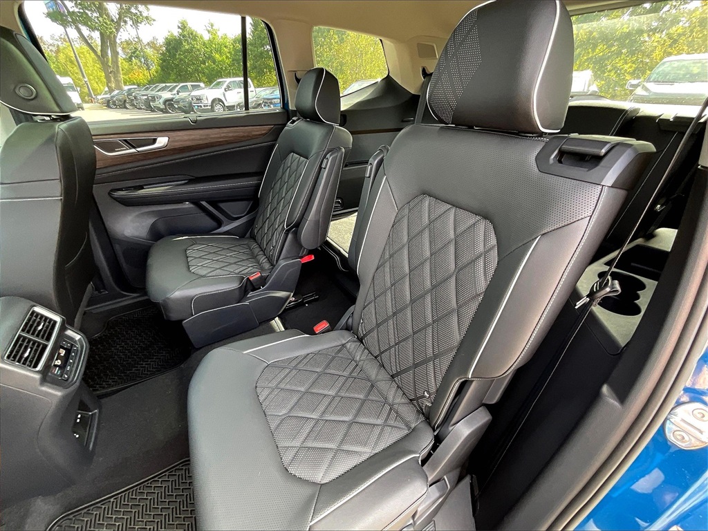 2025 Volkswagen Atlas 2.0T SEL Premium R-Line - Photo 15