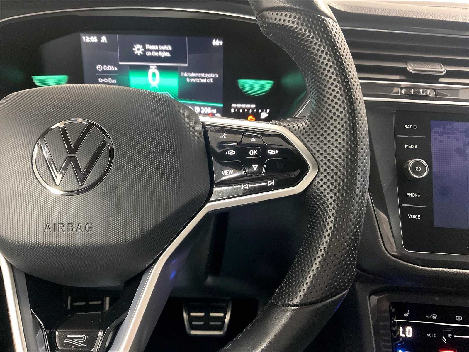 2022 Volkswagen Tiguan SE R-Line Black - Photo 23