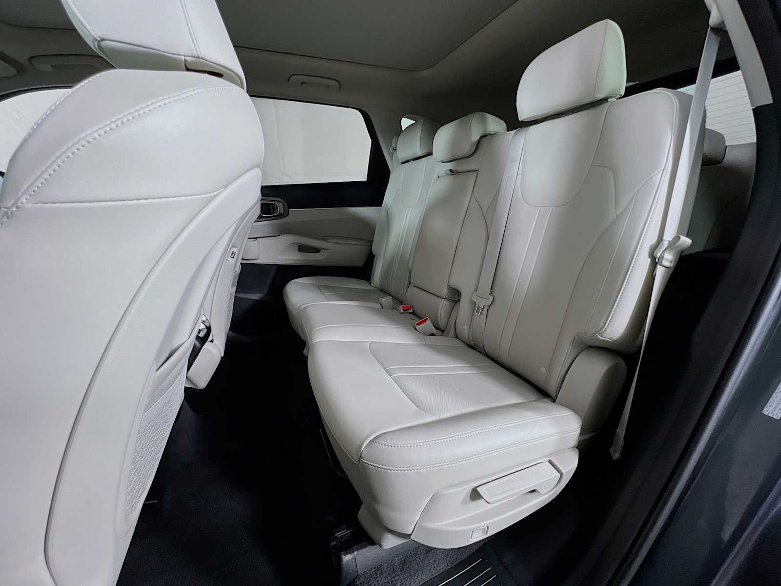 2022 Kia Sorento X-Line S - Photo 26