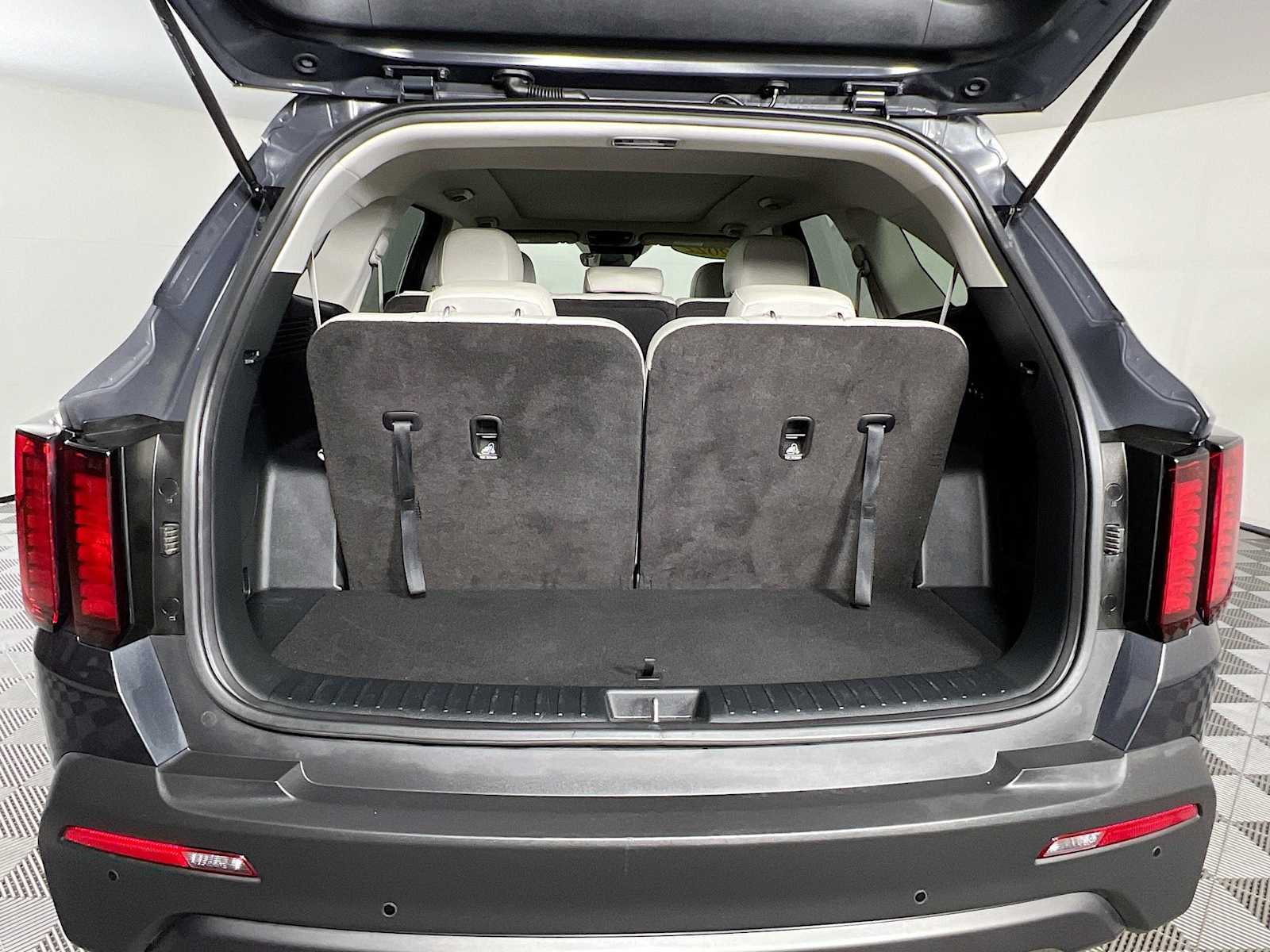 2022 Kia Sorento X-Line S - Photo 28
