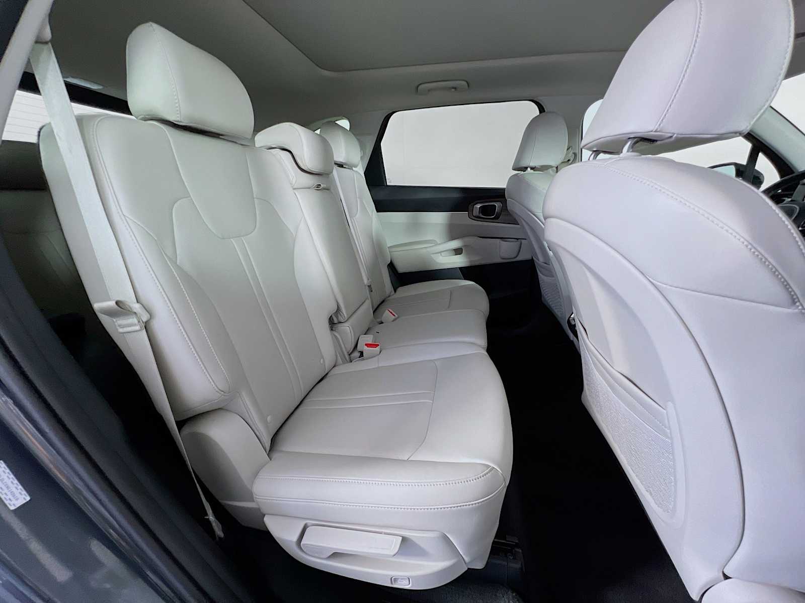2022 Kia Sorento X-Line S - Photo 29