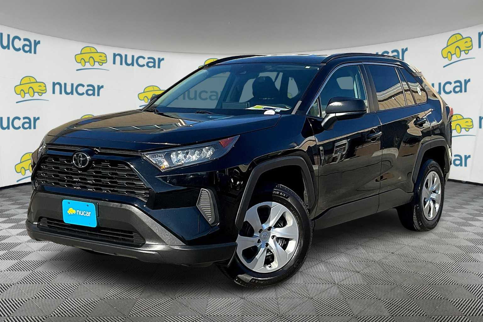 2020 Toyota RAV4 LE - Photo 3
