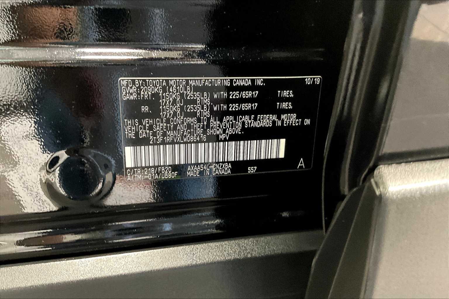 2020 Toyota RAV4 LE - Photo 35