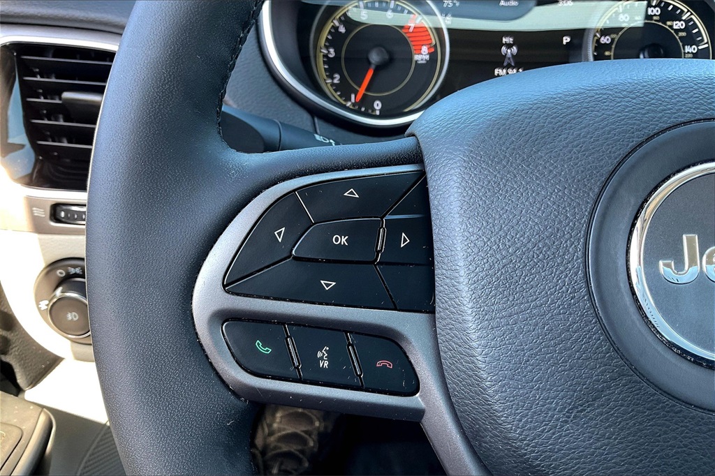 2022 Jeep Cherokee Limited - Photo 22