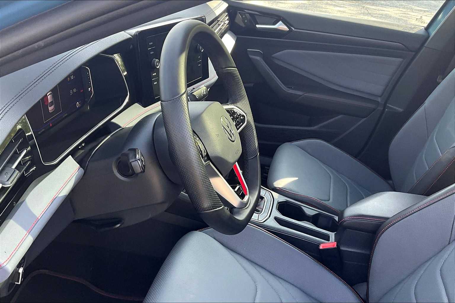 2025 Volkswagen Jetta GLI Autobahn - Photo 8