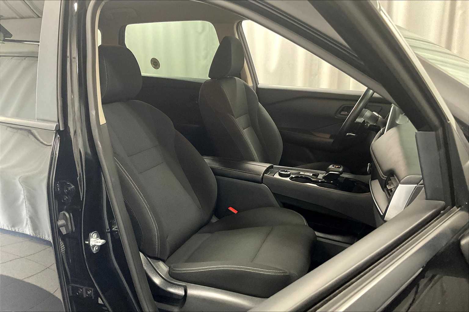 2024 Nissan Rogue S - Photo 11