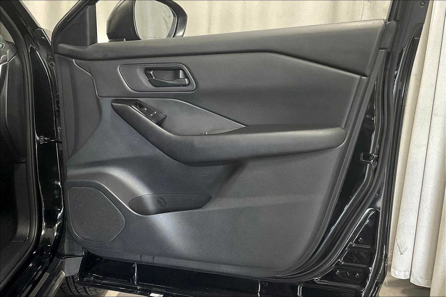 2024 Nissan Rogue S - Photo 12