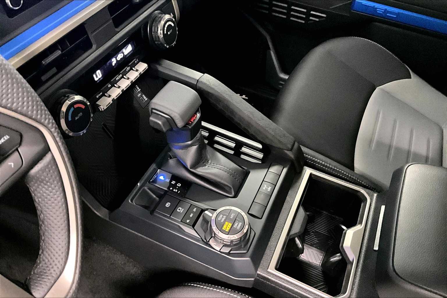 2025 Toyota Tacoma TRD Off Road - Photo 14