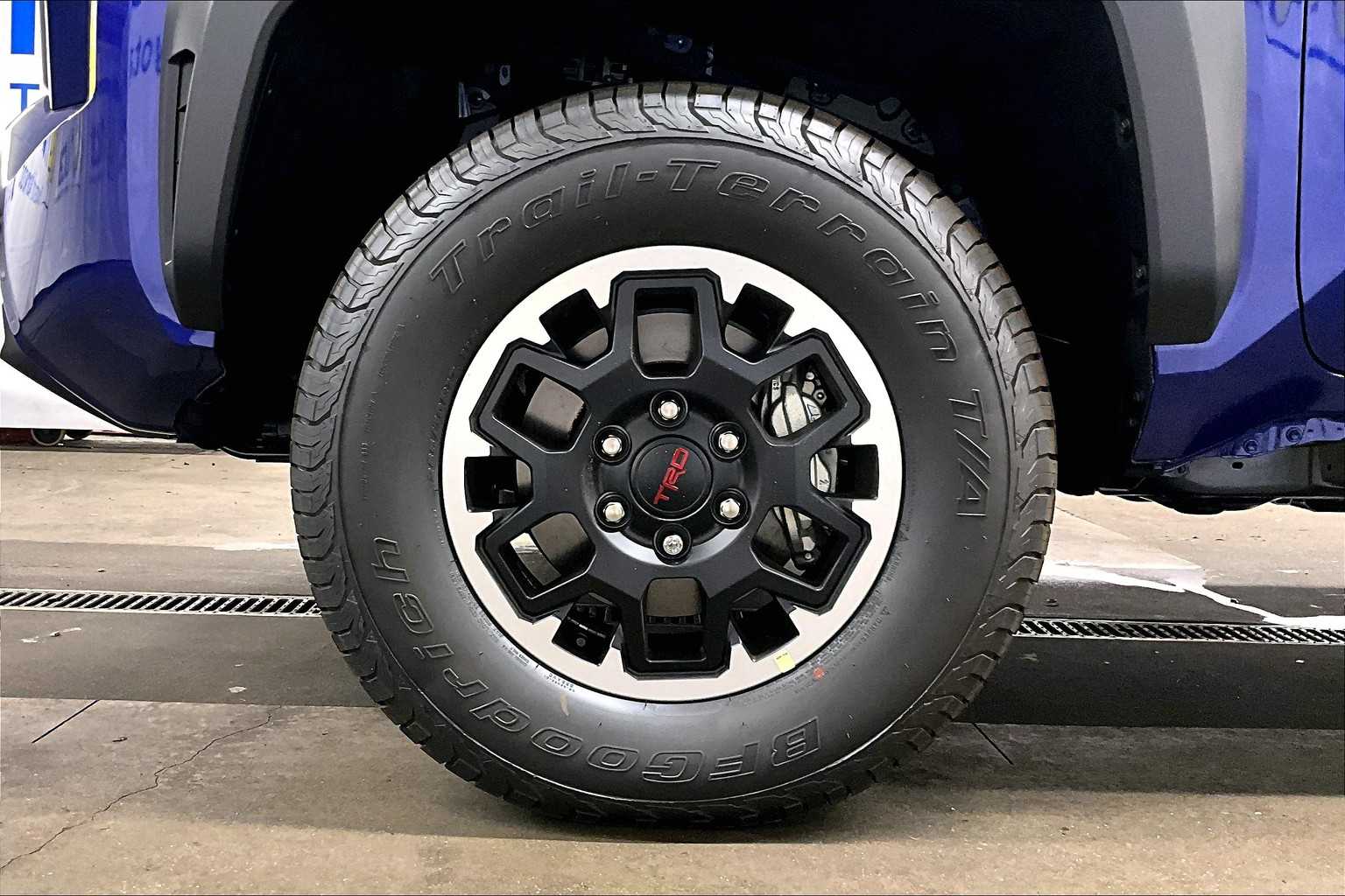 2025 Toyota Tacoma TRD Off Road - Photo 8
