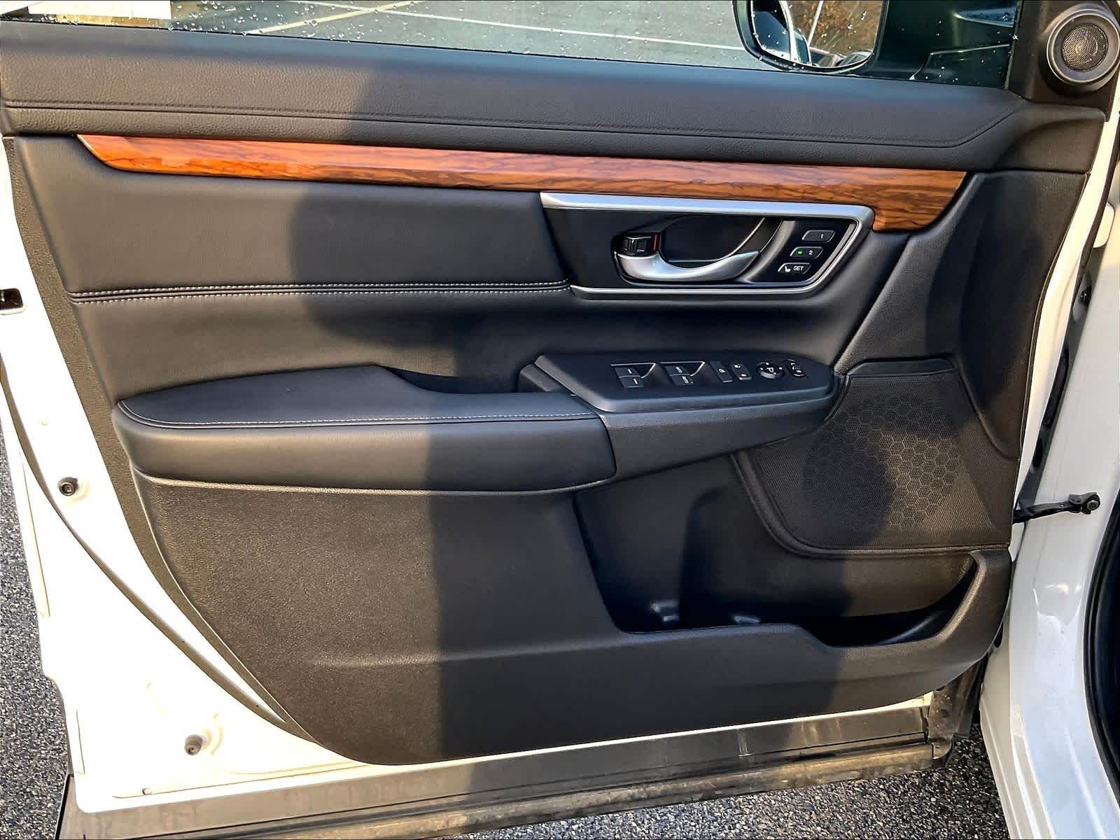 2020 Honda CR-V Hybrid EX-L - Photo 17