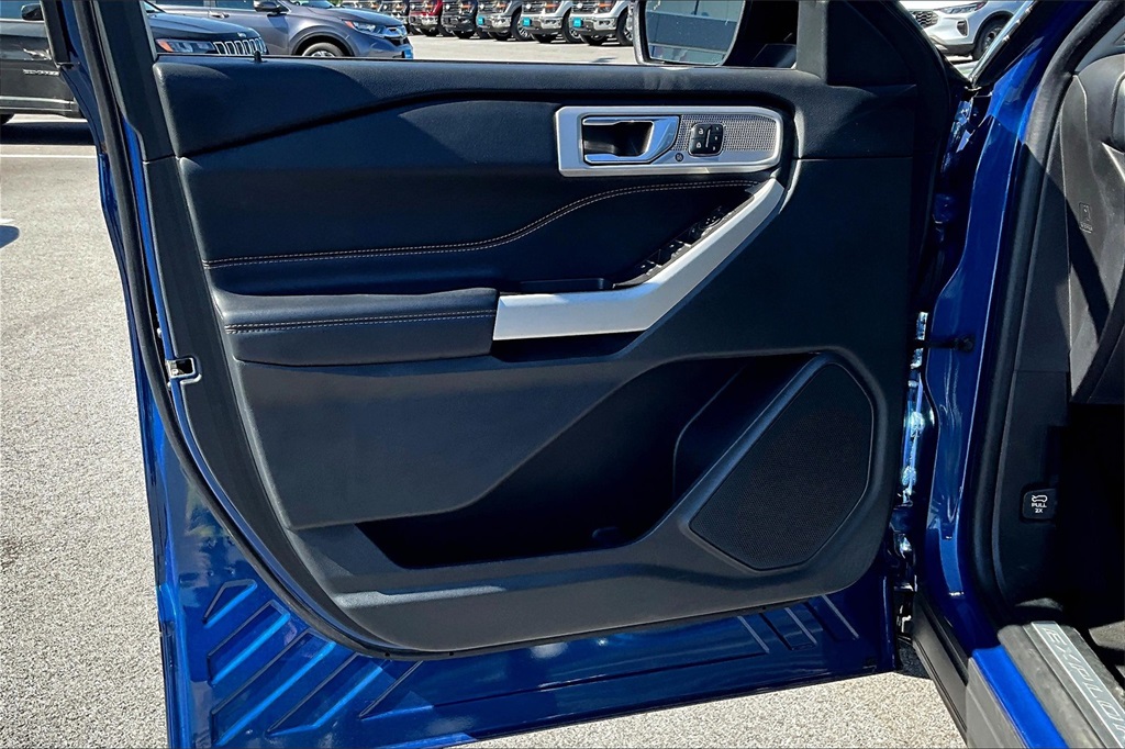 2022 Ford Explorer Limited - Photo 9