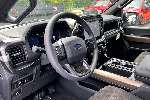 2025 Ford F-150 STX - Photo 7