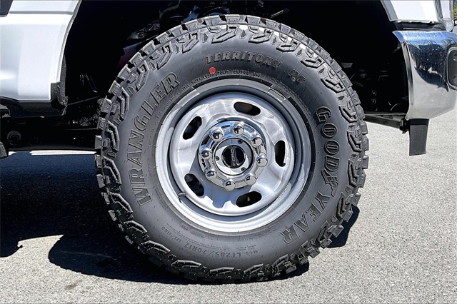 2025 Ford F-250SD XL - Photo 13