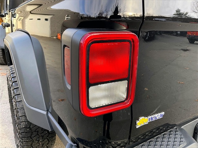 2023 Jeep Gladiator Sport - Photo 32