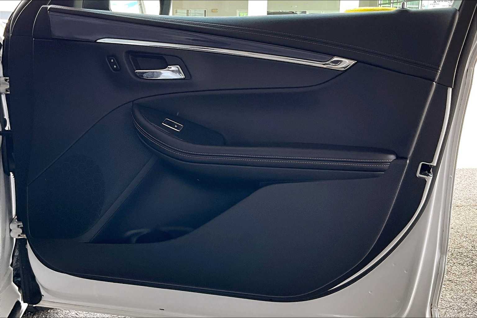 2016 Chevrolet Impala LTZ - Photo 12