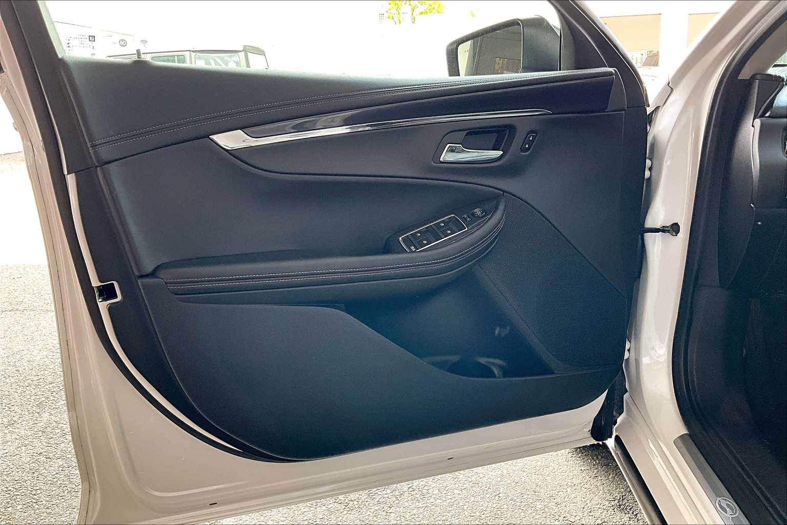 2016 Chevrolet Impala LTZ - Photo 9