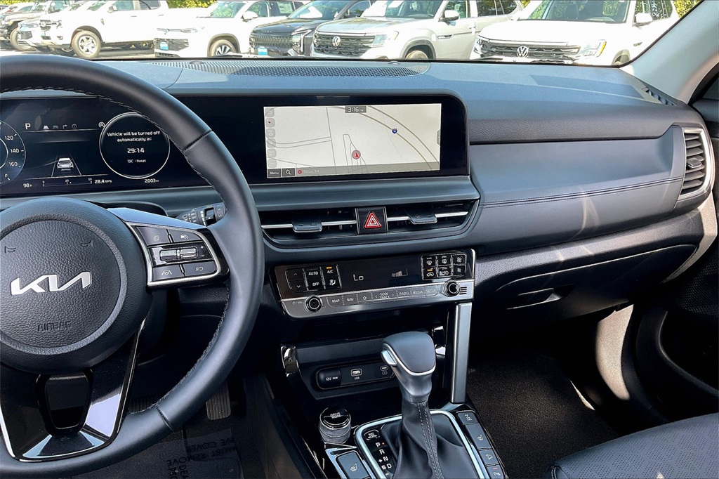 2025 Kia Seltos EX - Photo 17